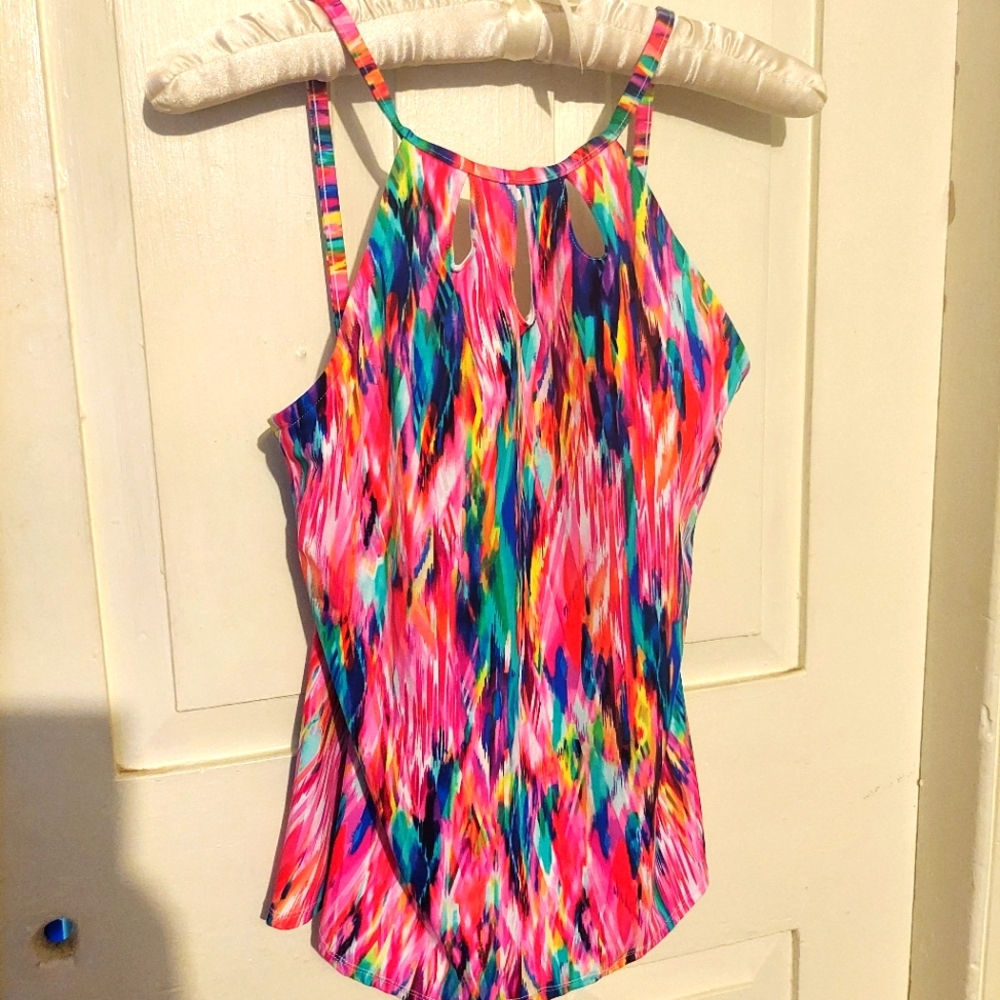 NWOT Swim Tank Size 10 🏊‍♀️